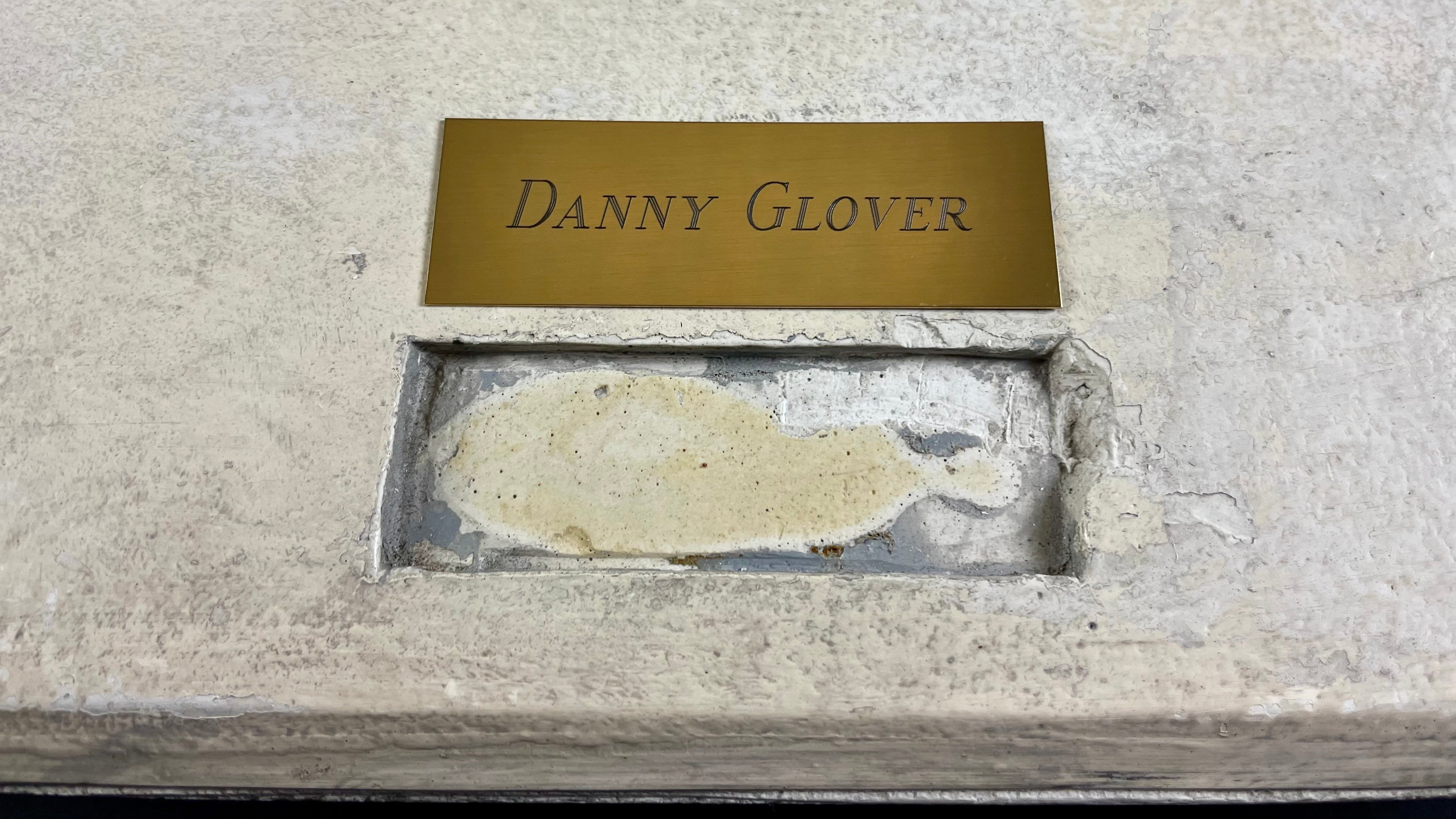 PLANET HOLLYWOOD SEATTLE Danny Glover Celebrity Hand Cast