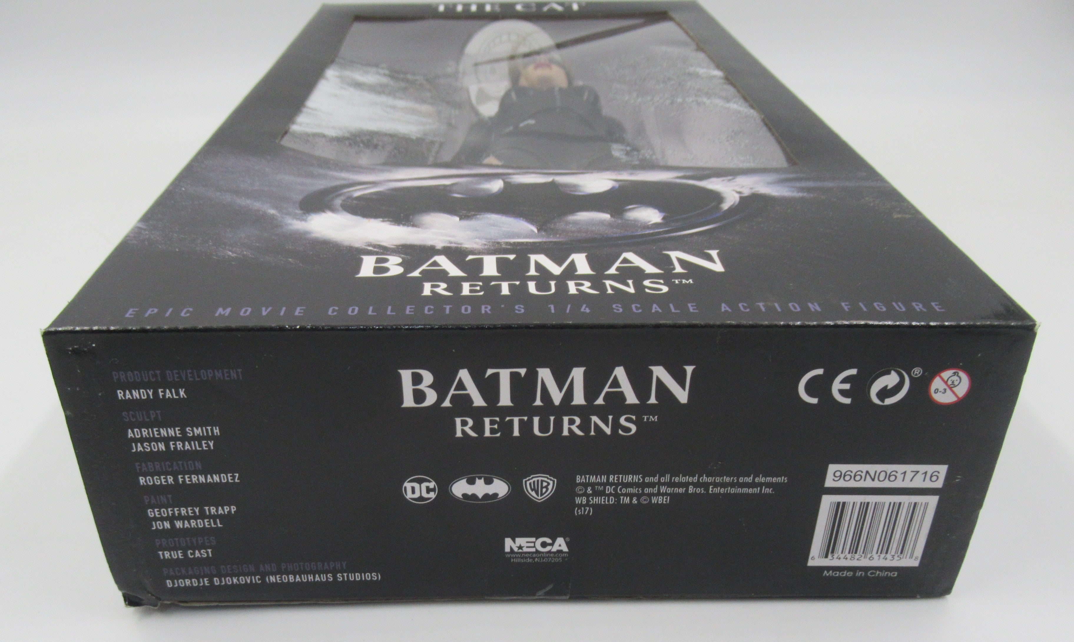 The Cat Batman Returns Catwoman 1/4 Scale Figure NECA NIB