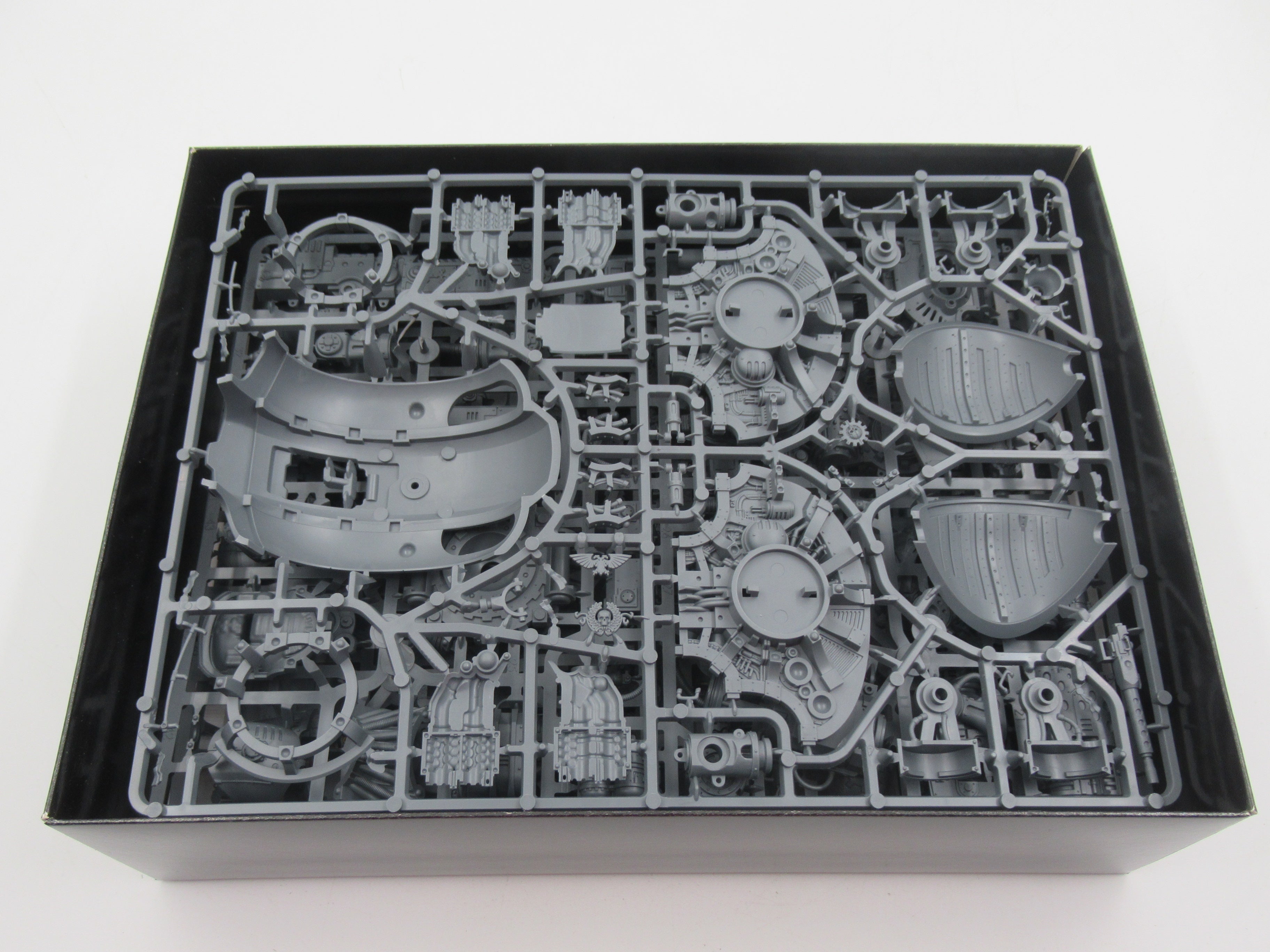 Warhammer 40k Imperial Knight warden