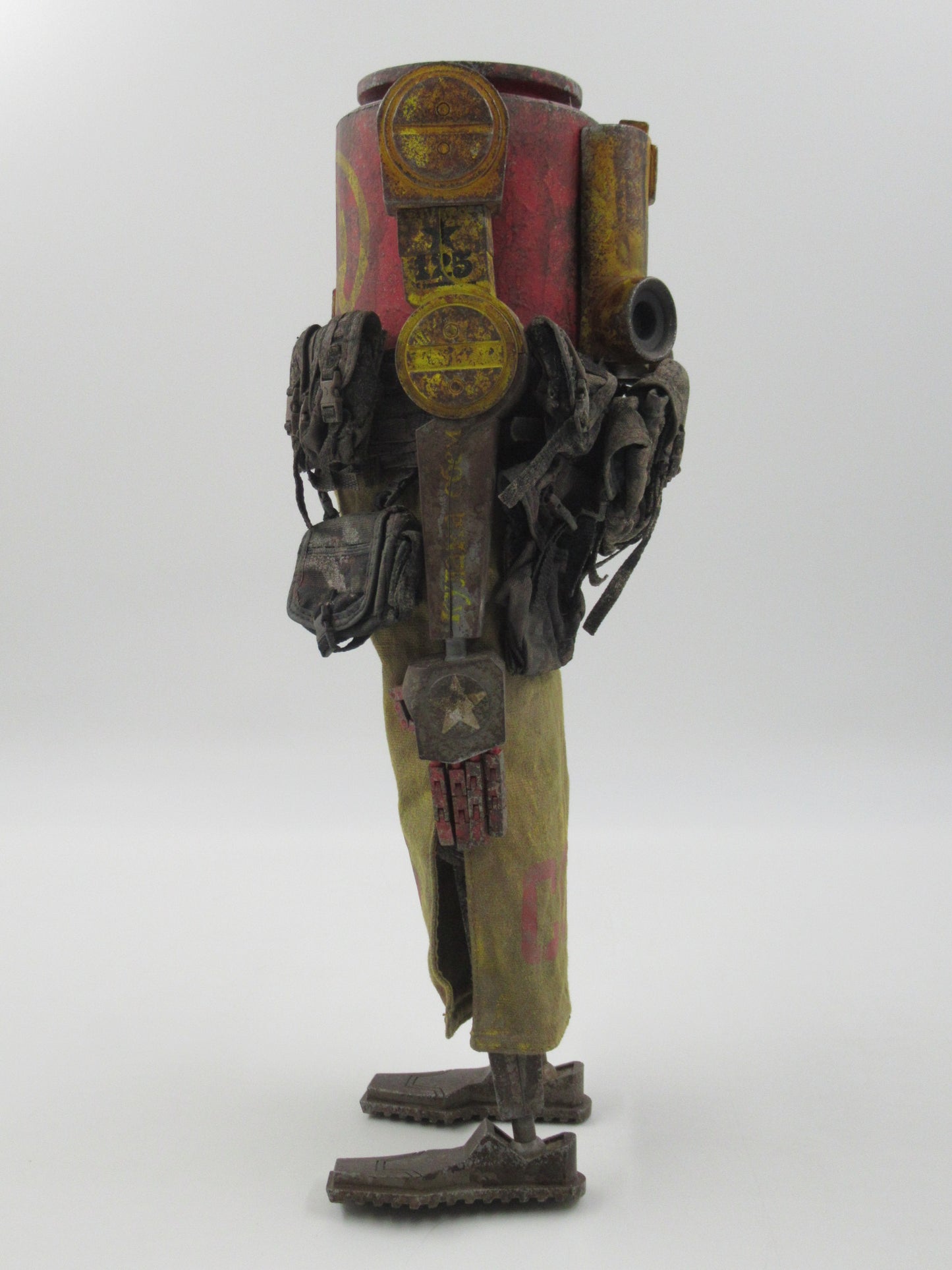 WWR Dropcloth Slim Red Figure - threeA/Ashley Wood (2010) 3A Japan Art Toy