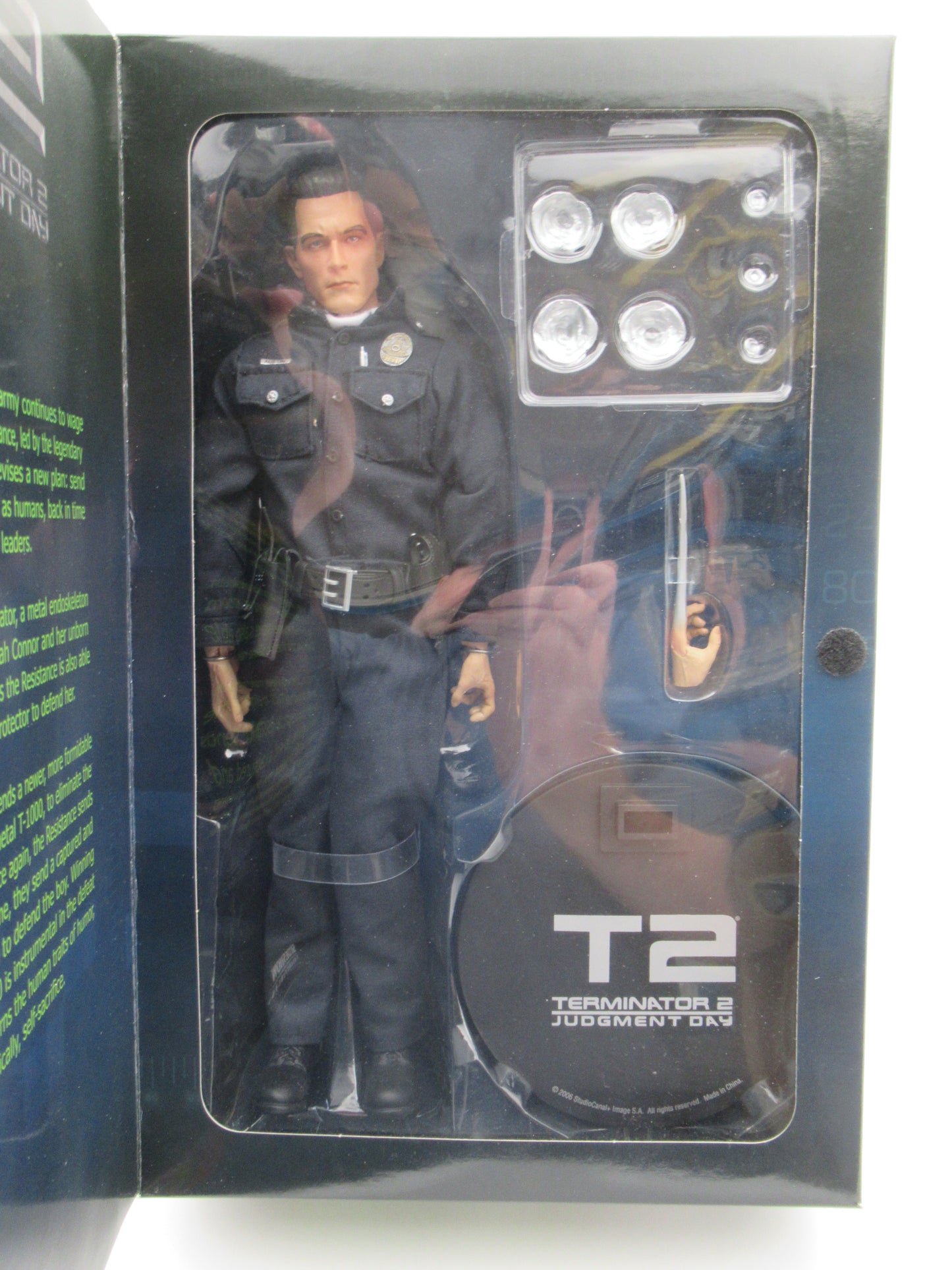 TERMINATOR 2: Judgment Day  T-1000 1:6 Scale Figure - Sideshow Collectibles (2006) T2 Terminator Infiltrator Series 1