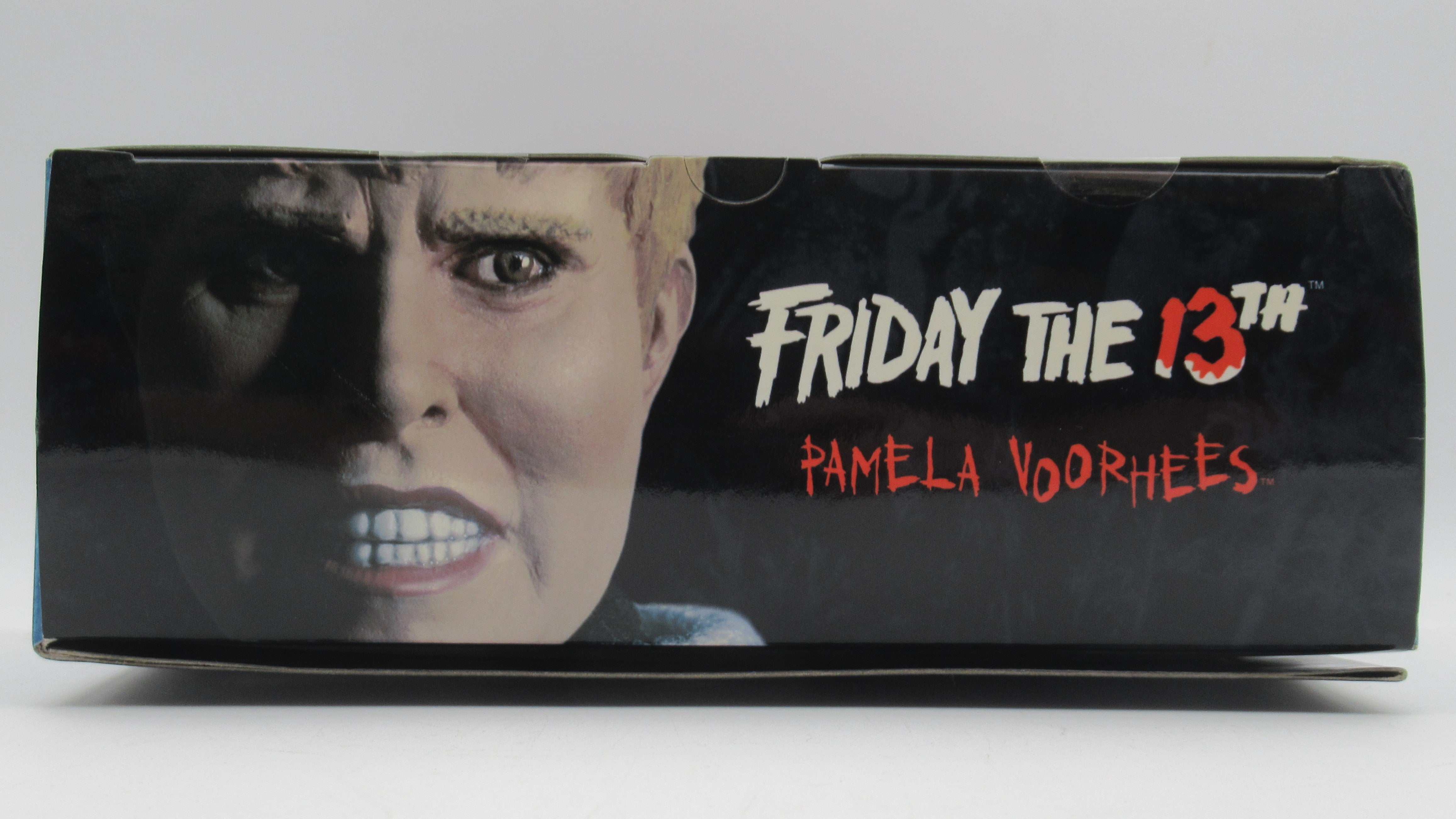 FRIDAY THE 13TH: Part 1 Pamela Voorhees Sideshow Exclusive 12