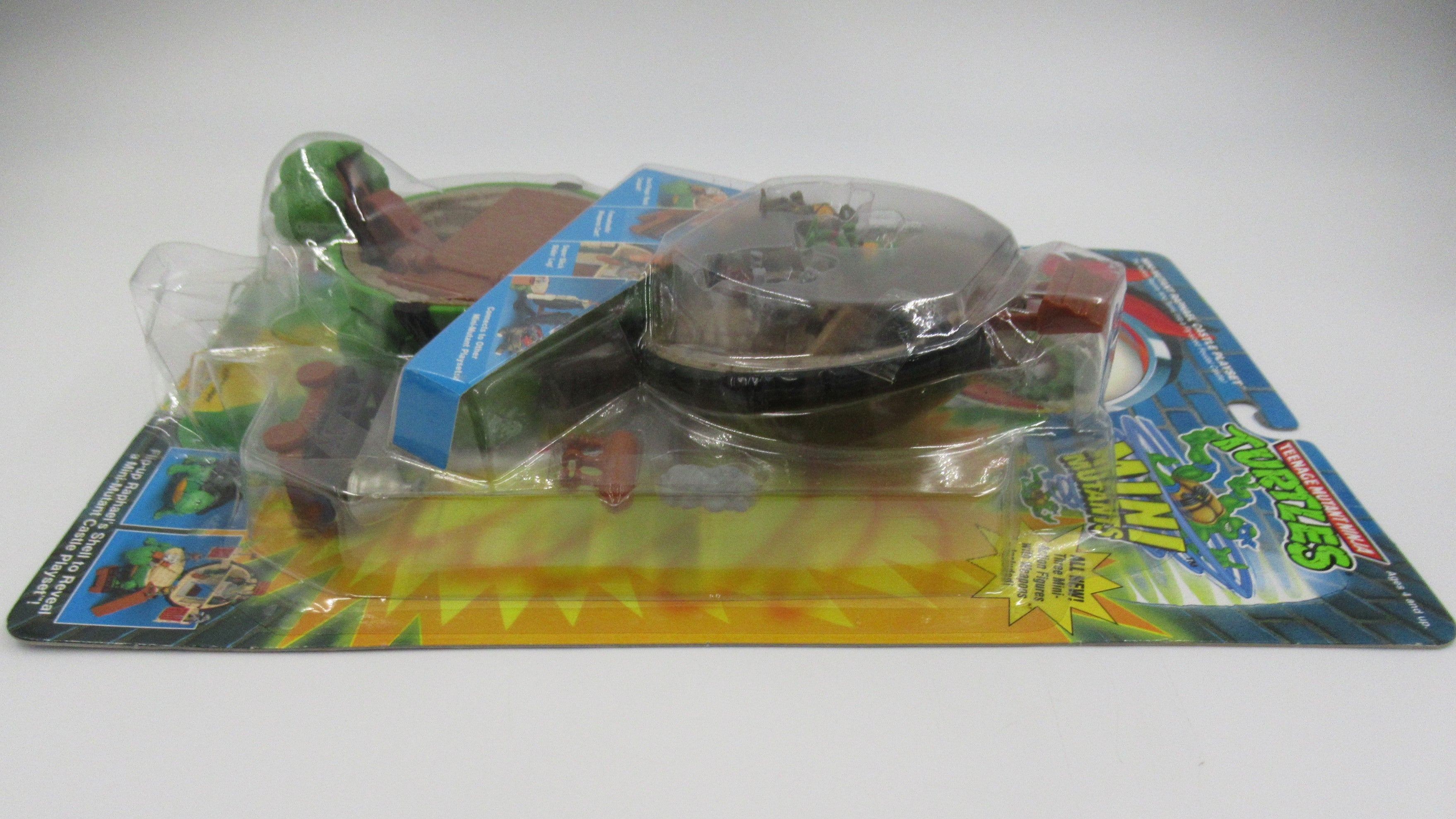 Teenage Mutant Ninja Turtles Mini Mutants Raphael Castle Playset TMNTs- Playmates (1994)