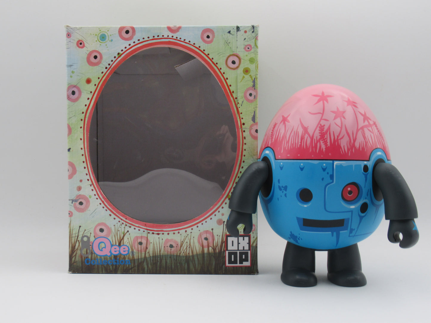 QEE COLLECTION Terrarium Keeper Vinyl Egg Figure - Jeff Soto x Toy2R (2006) Designer Art Toy