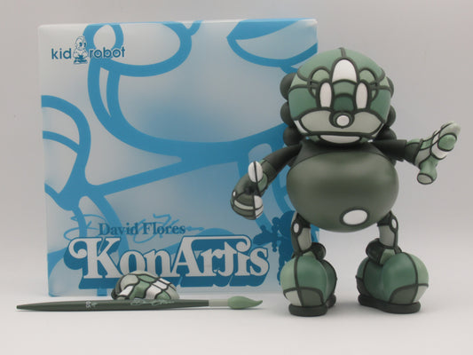 KON ARTIS Green 8" Vinyl Figure - David Flores x Kidrobot (2006) Designer Urban Art Toy