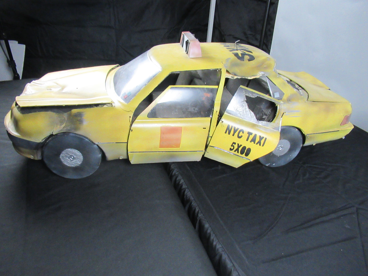 ARMAGEDDON Yellow Taxi Model Screen-Used Prop  - Touchstone Pictures (c. 1998) Film Memorabilia With COA