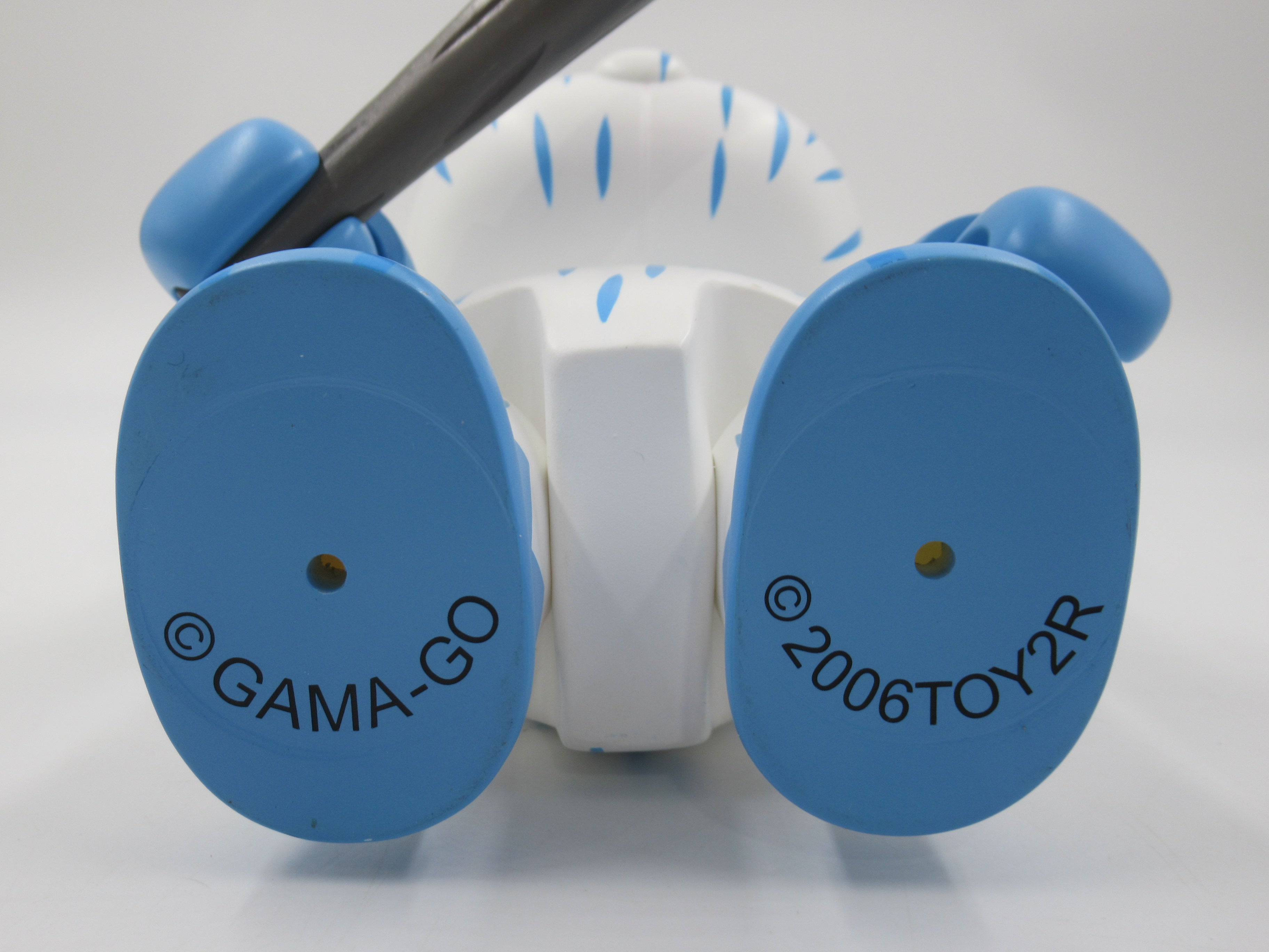 QEE COLLECTION Gama-Go Yeti 8" Vinyl Figure - Toy2r/Tim Biskup (2006) Art Toy