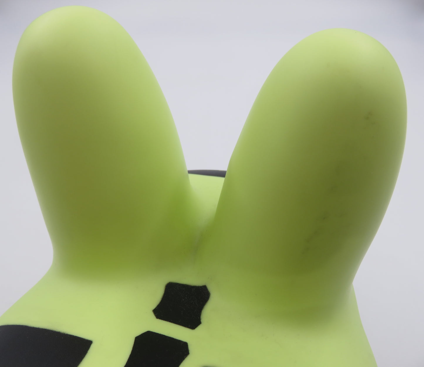 FRANK KOZIK Smorkin' Labbit Bones 10" GID Vinyl Figure - Kidrobot (2007) Designer Art Toy