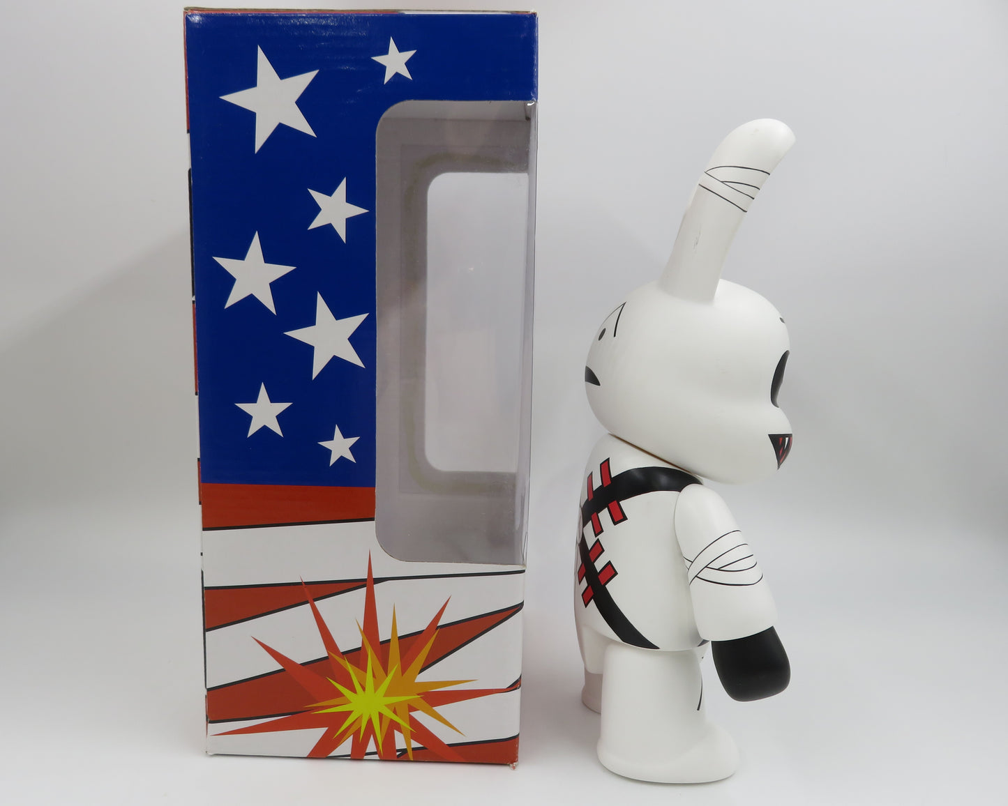 QEE COLLECTION The GOP Will Set Me Free White Bunny Figure - Toy2r/Dalek (2006) SIGNED