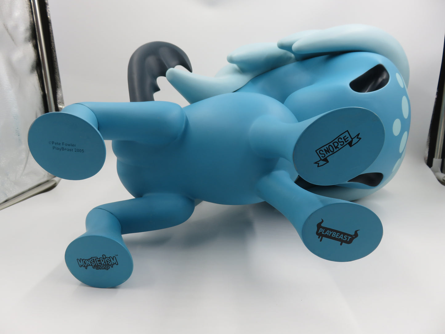 MONSTERISM ISLAND Giant Snorse Blue Vinyl 18.75" Figure - Playbeast (2005) Pete Fowler Art Toy