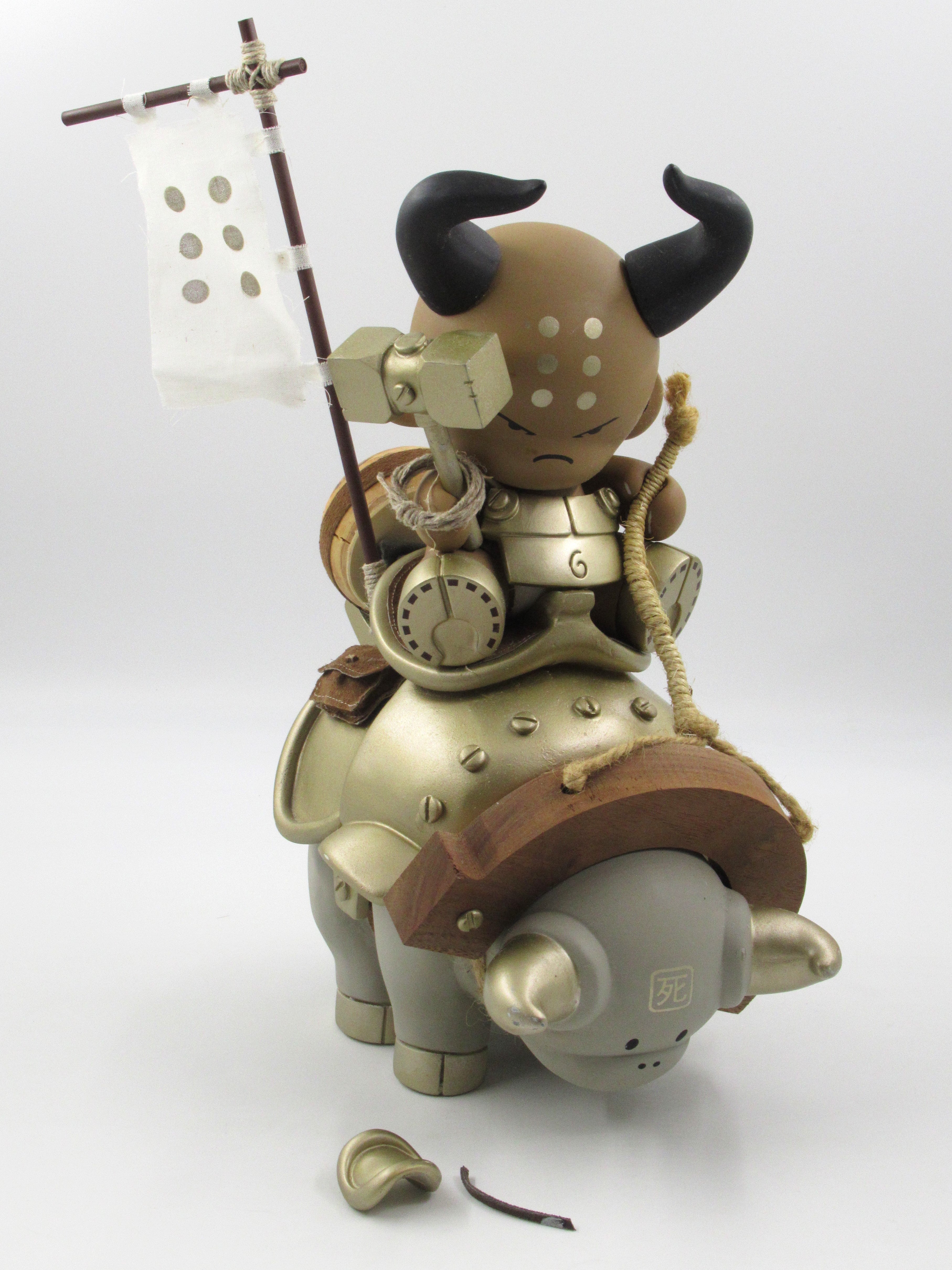 HUCK GEE Minosu & The Golden Bull RARE - Kidrobot (2009) Artist Signed Designer Art Toy