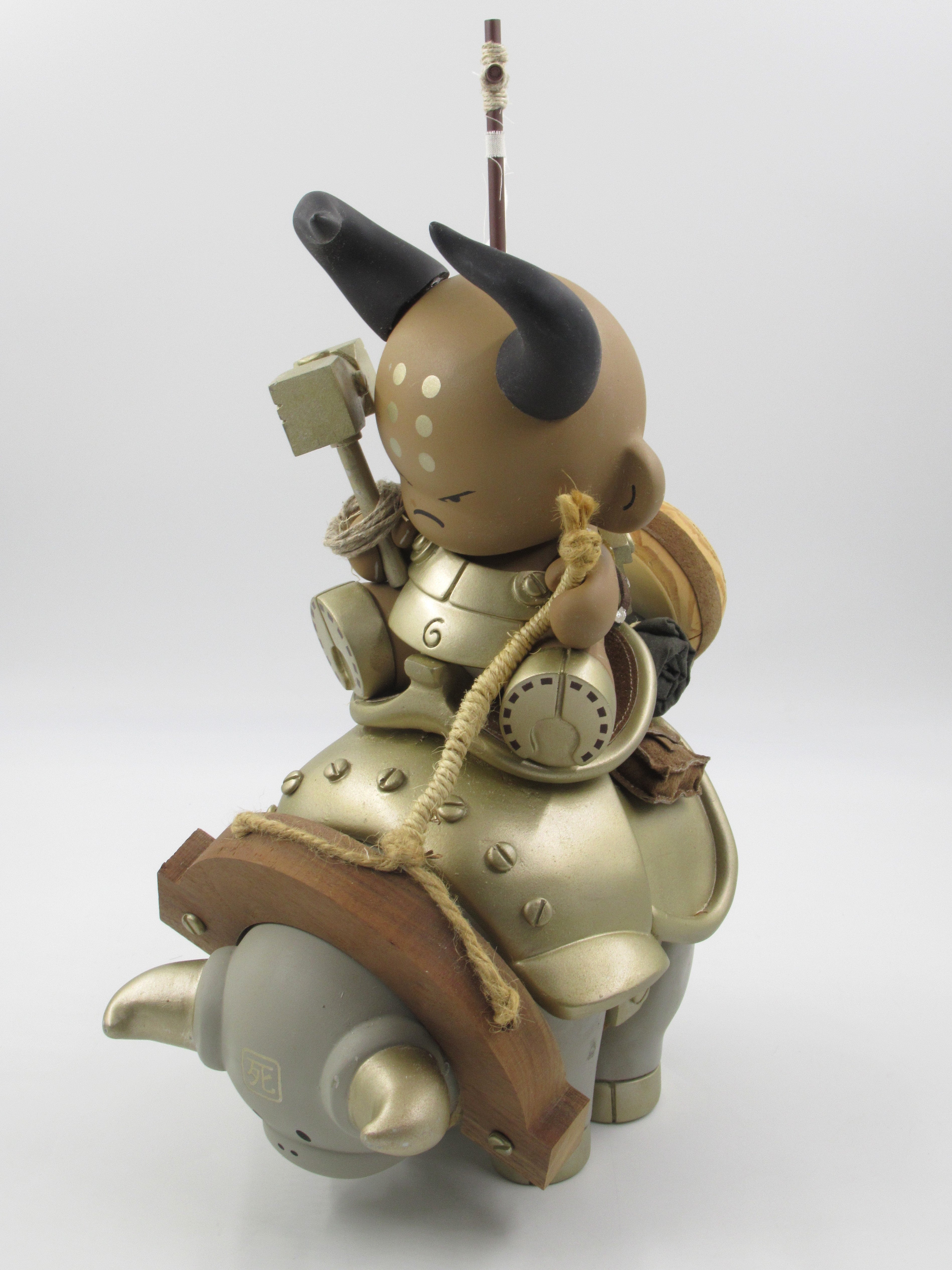 HUCK GEE Minosu & The Golden Bull RARE - Kidrobot (2009) Artist Signed Designer Art Toy