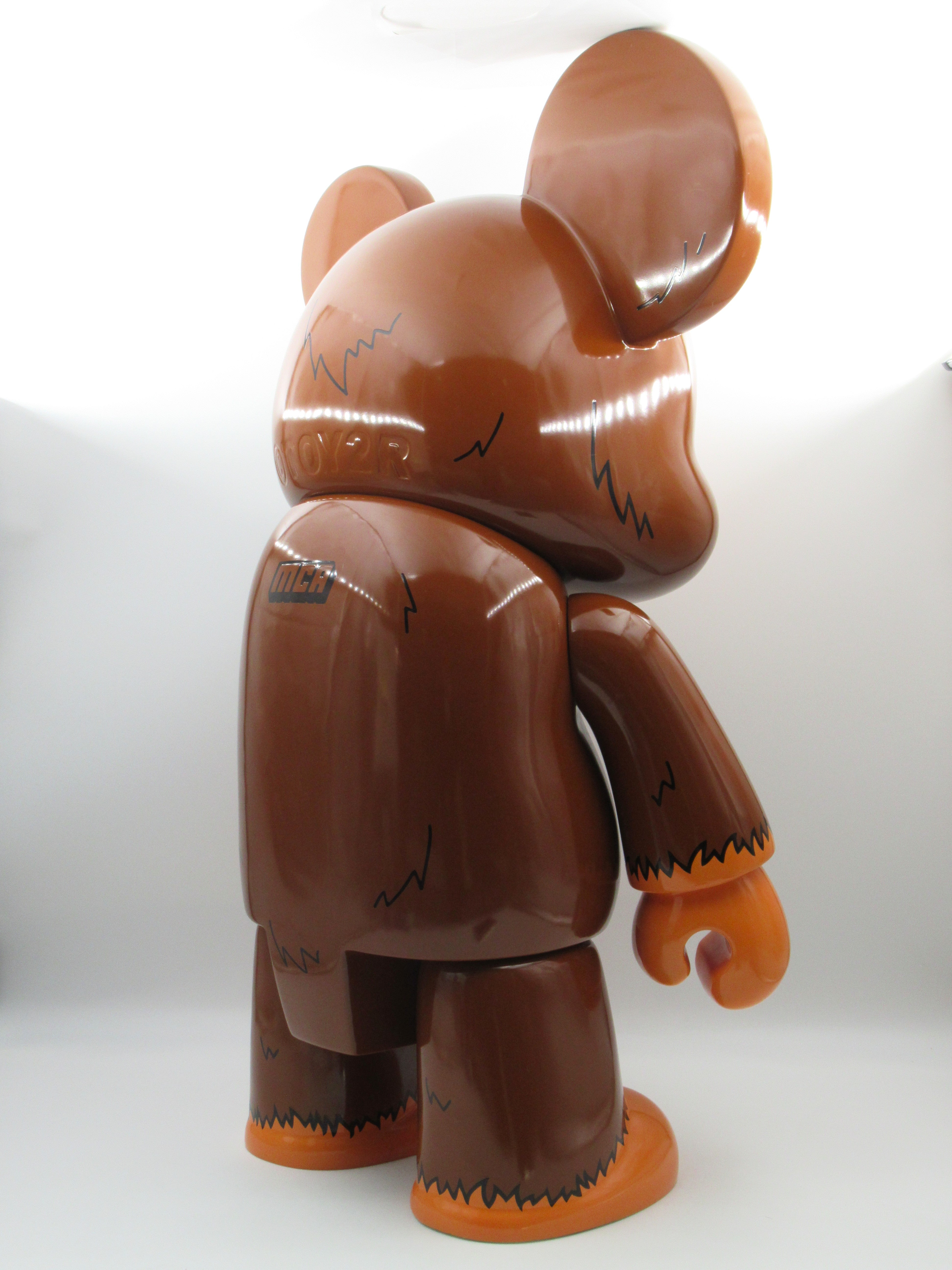 QEE ARTIST COLLECTION Elder Ape (Brown Version) 36