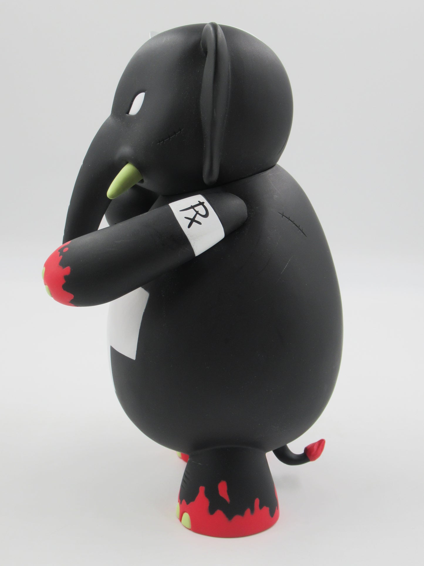 DR. BOMB Stealth Vinyl Figure -  Frank Kozik x Toy2R (2006) Designer Art Toy