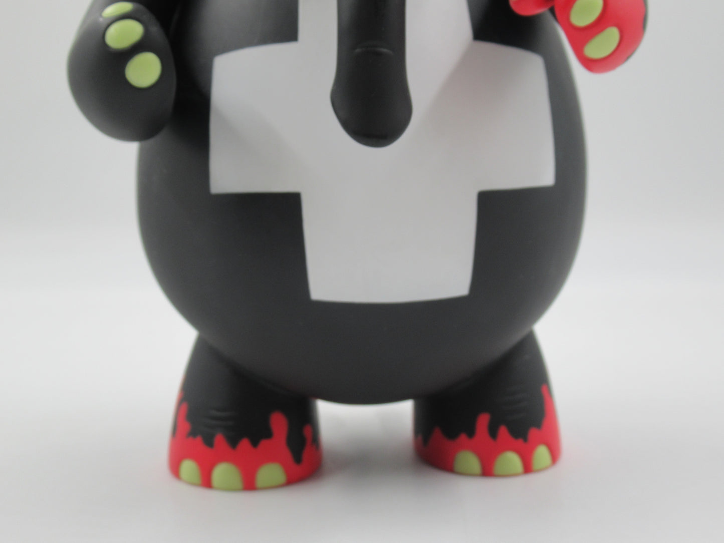 DR. BOMB Stealth Vinyl Figure -  Frank Kozik x Toy2R (2006) Designer Art Toy