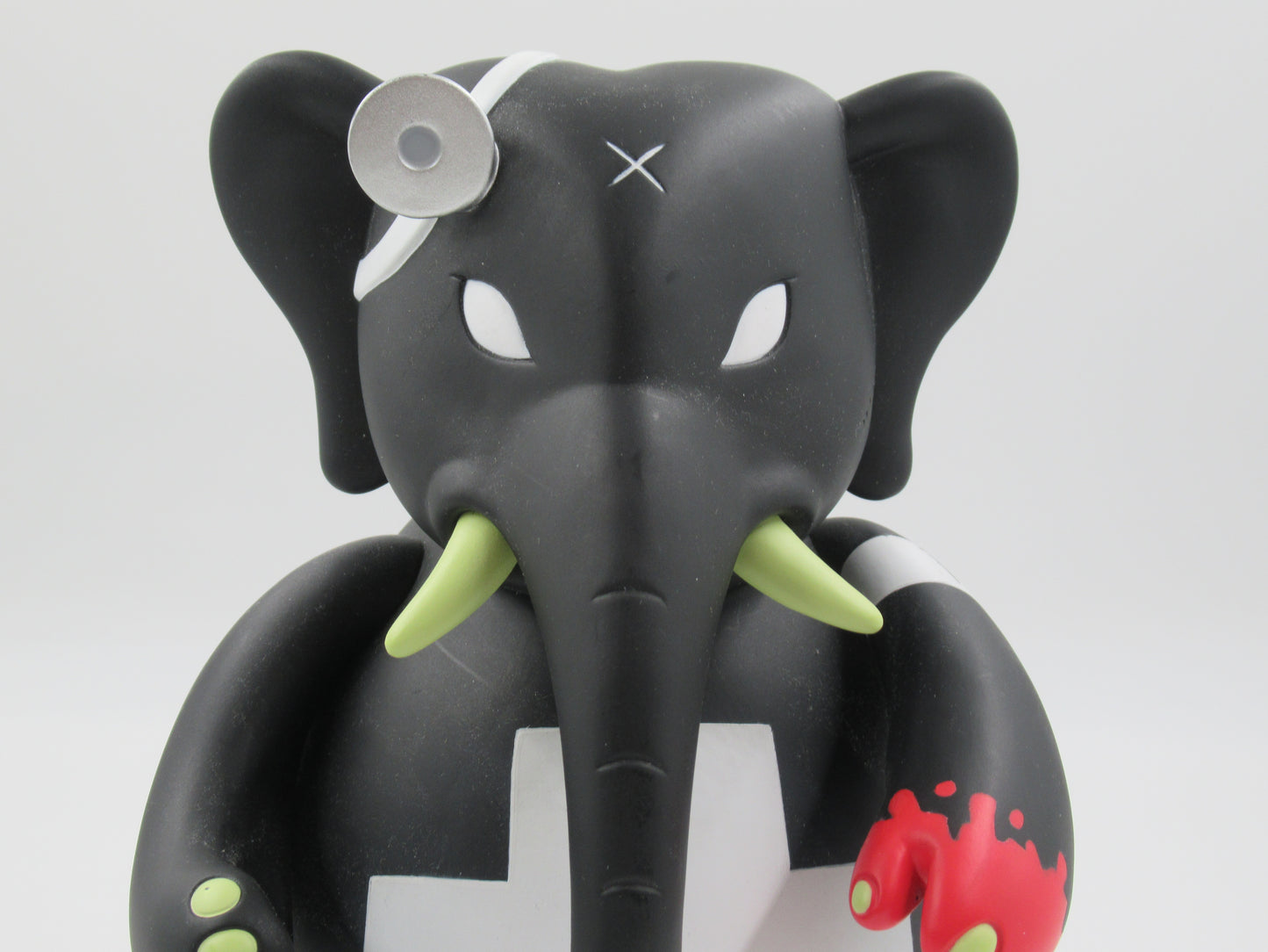 DR. BOMB Stealth Vinyl Figure -  Frank Kozik x Toy2R (2006) Designer Art Toy