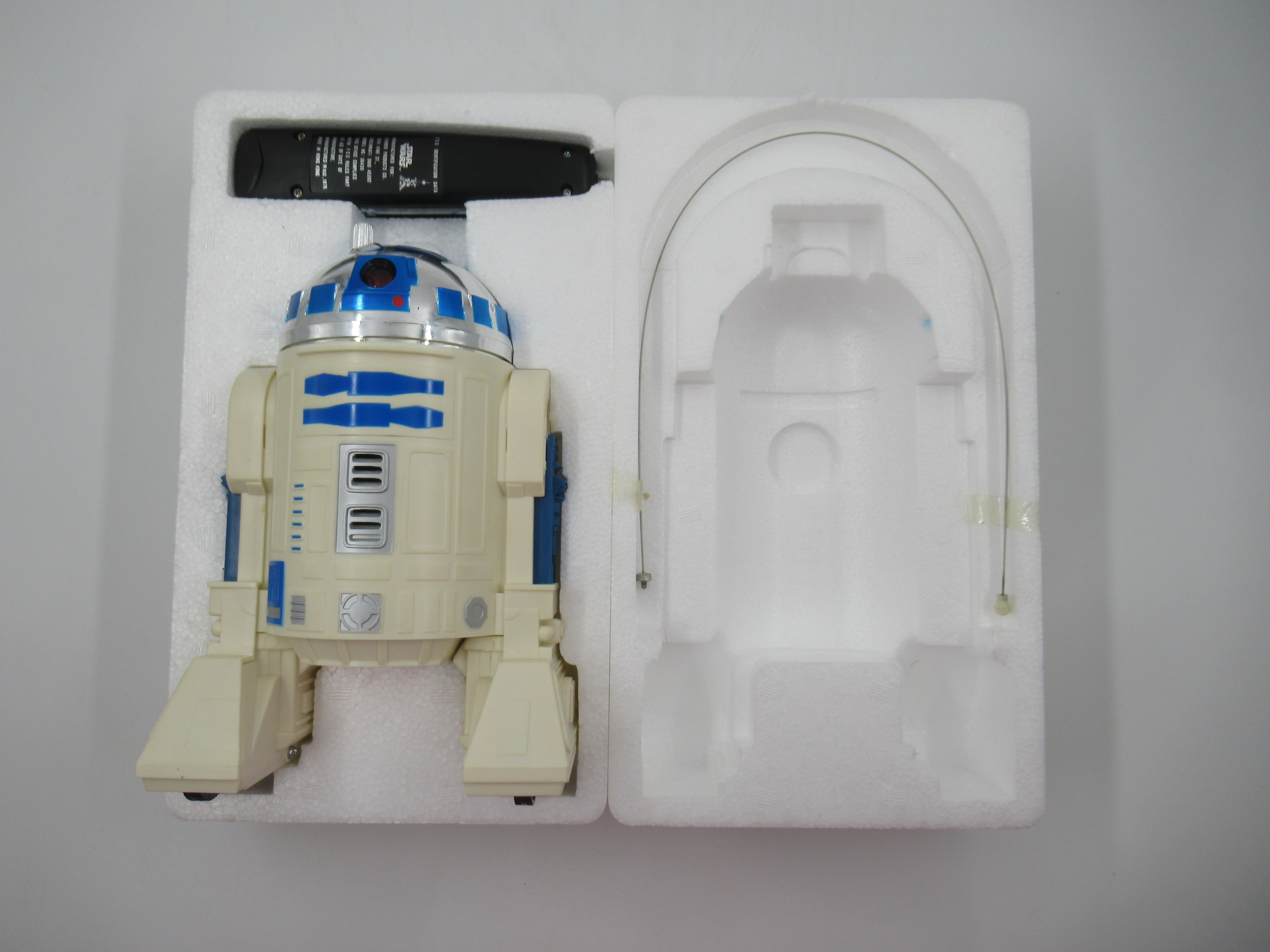 STAR WARS Radio Control R2-D2 with Box - Kenner (1977) Vintage Toy