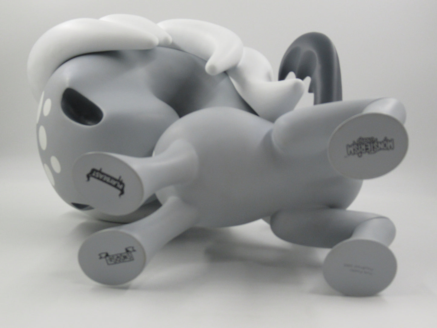 MONSTERISM ISLAND Giant Snorse Grey Vinyl 18.75" Figure - Playbeast (2005) Pete Fowler Art Toy