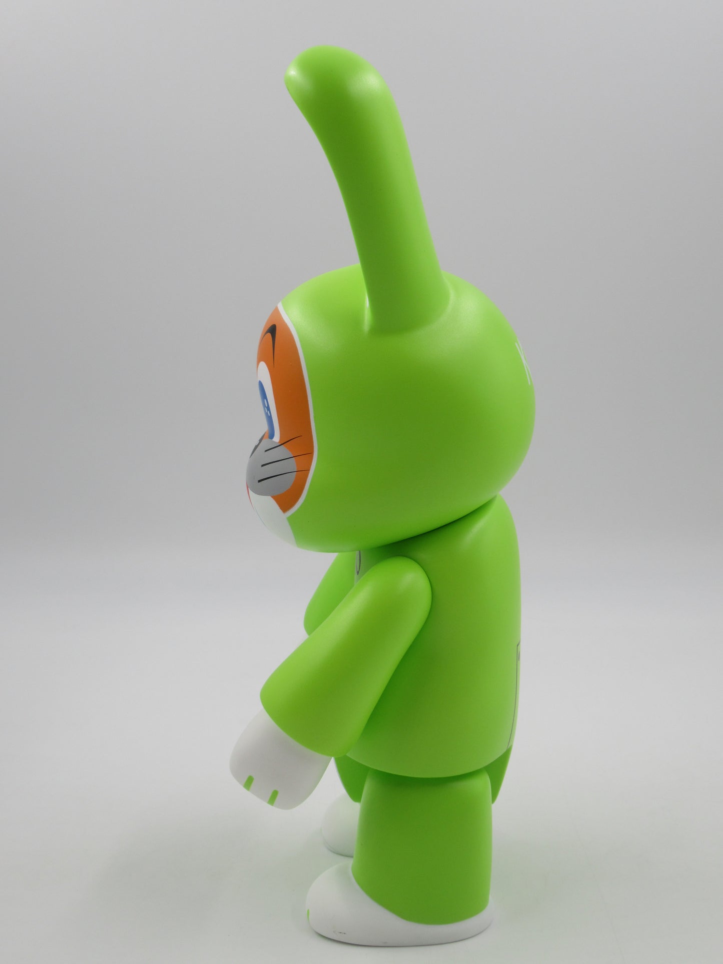 QEE COLLECTION Happy Bunny (Green) 10" Vinyl Figure - Frank Kozik x Toy2R (2006) Designer Art Toy