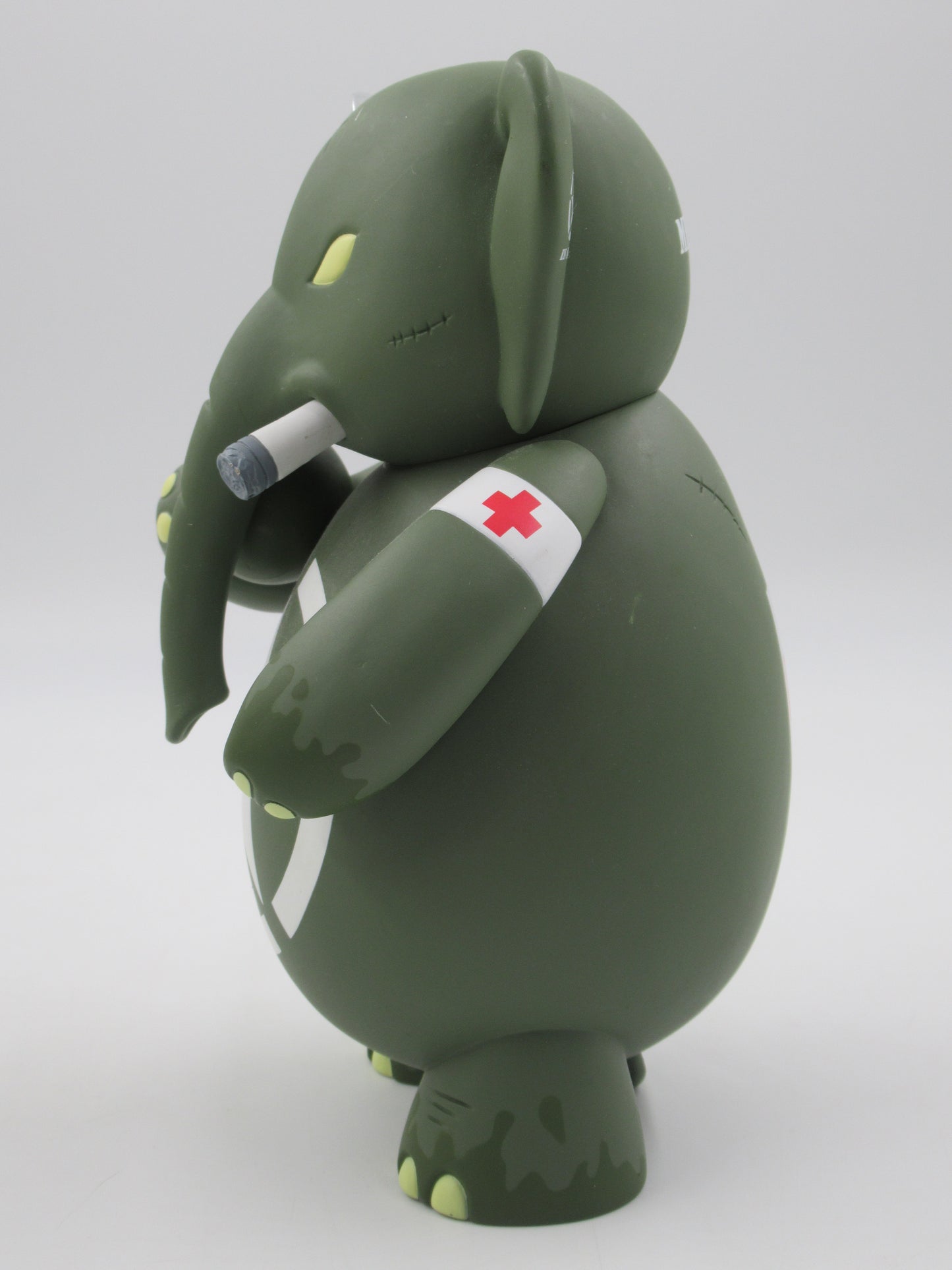 DR. BOMB Medic Vinyl Figure -  Frank Kozik x Toy2R (2007) Designer Art Toy