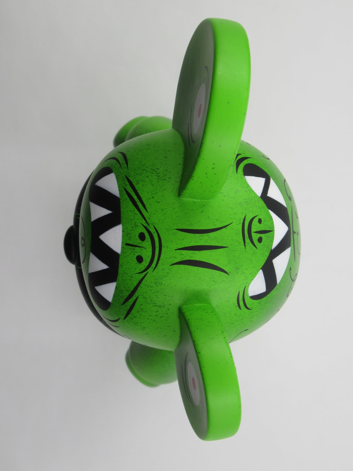 QEE COLLECTION Green Deco Virus 8" Bear Vinyl Figure - Tim Biskup x Toy2R (2004) Designer Art Toy