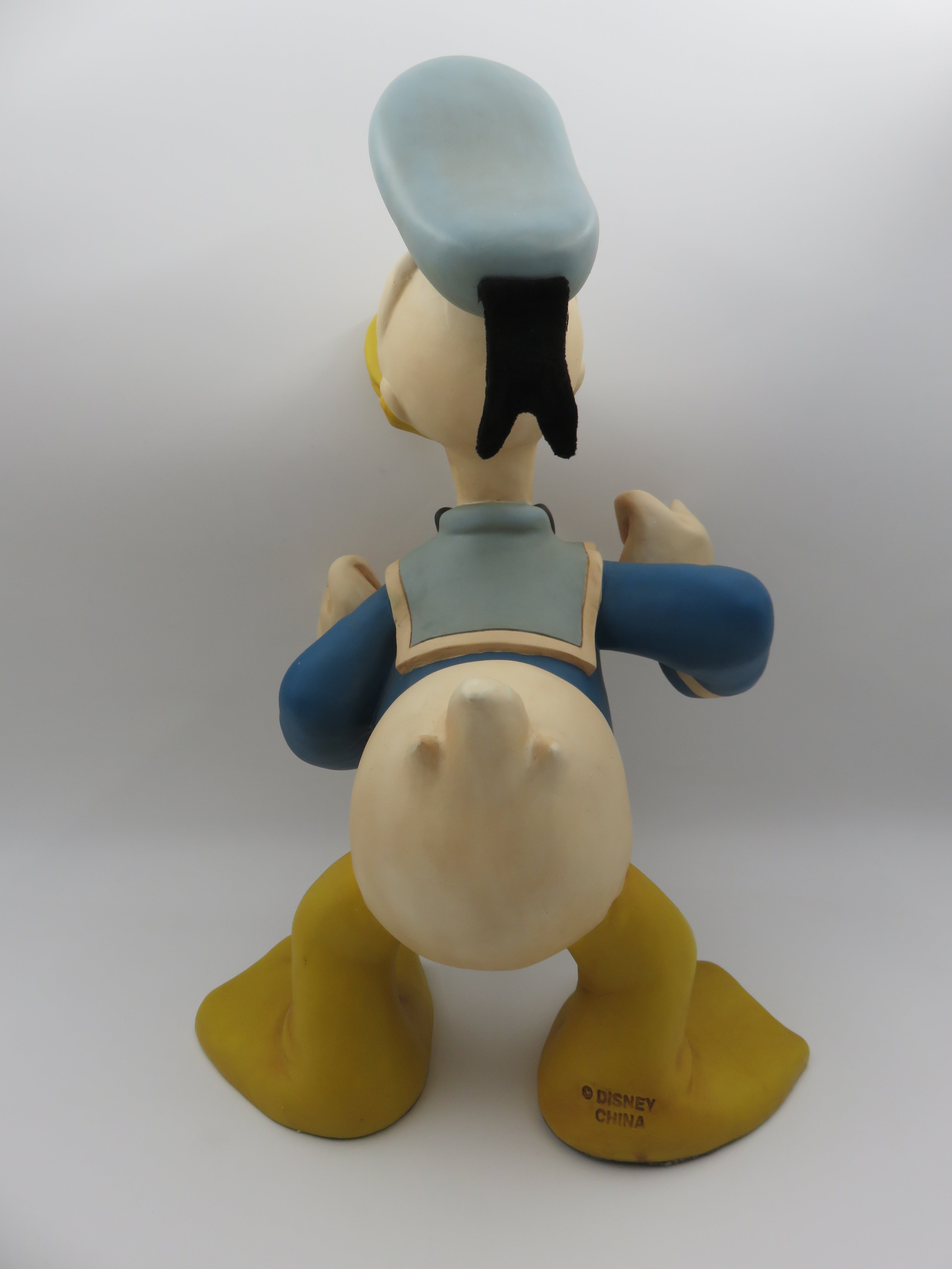DISNEY Donald Duck Limited Edition 21" Figurine - Disney Store (1999) Collectible Statue
