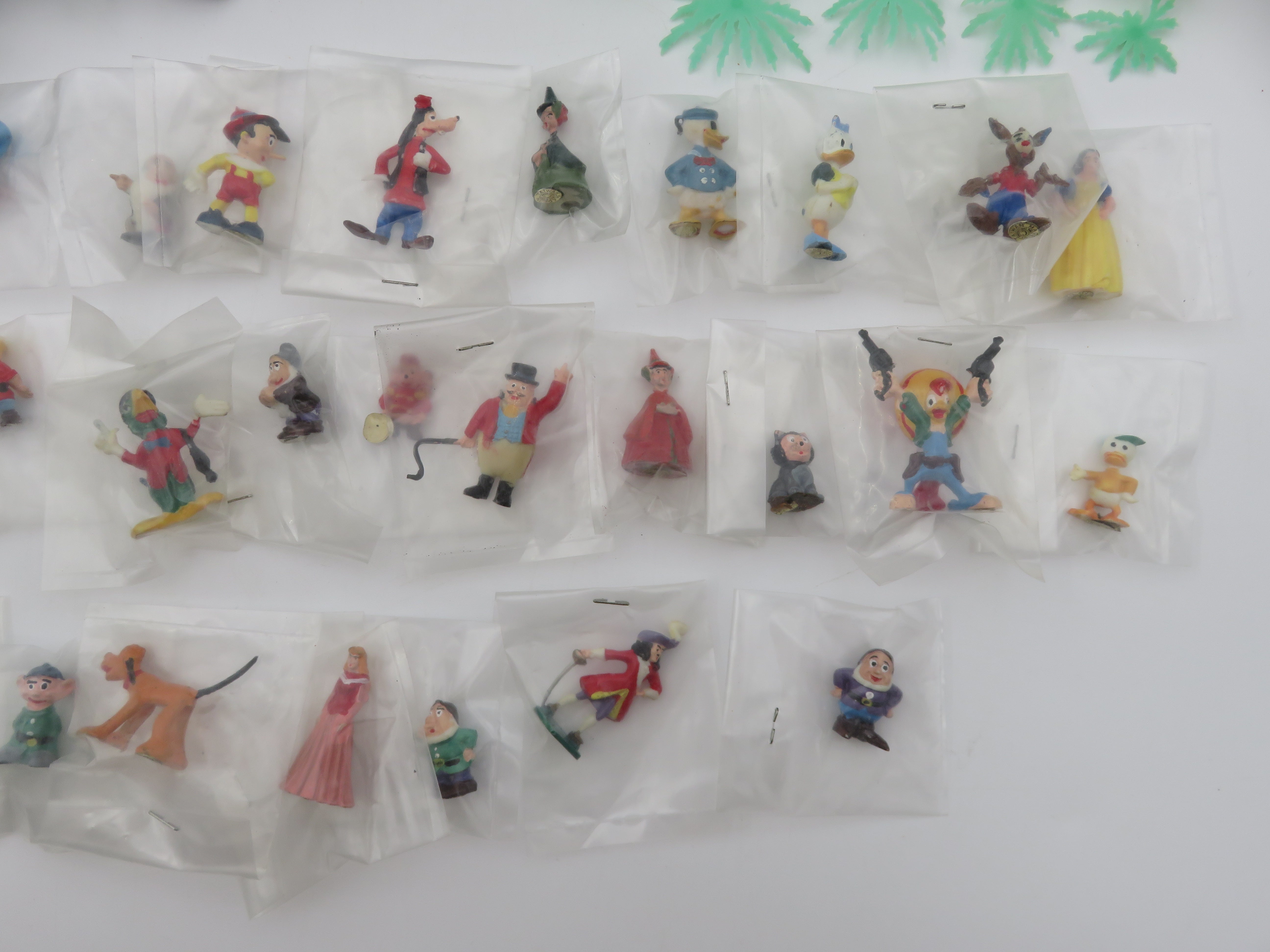 VINTAGE See & Play Disney Castle Playset - Louis Marx & Co./Marx Toys (c. 1960s) Disneykins Collectible