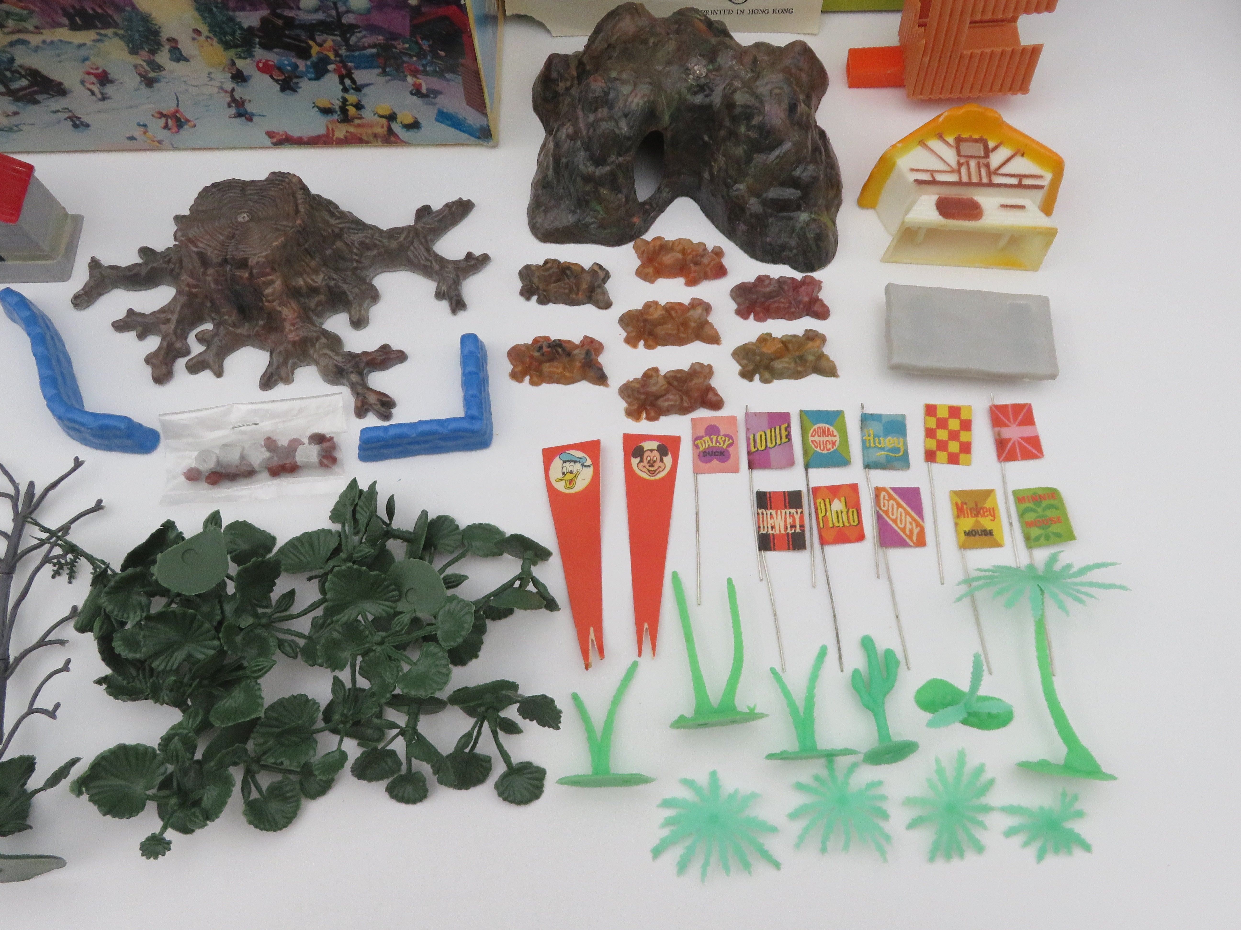 VINTAGE See & Play Disney Castle Playset - Louis Marx & Co./Marx Toys (c. 1960s) Disneykins Collectible