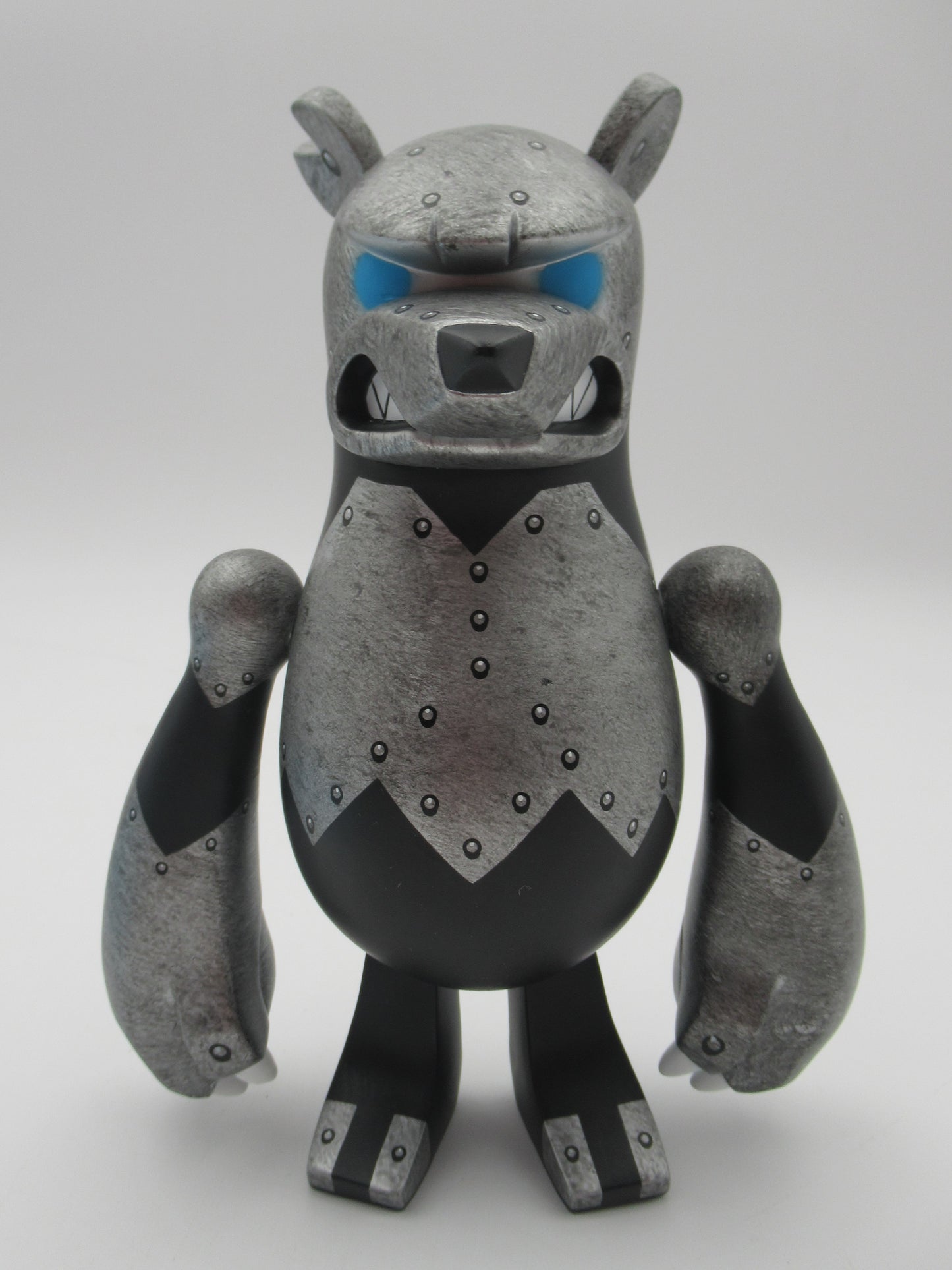 KNUCKLEBEAR Iron Blue 9" Vinyl Figure - Touma x Toy2r (2004) Designer Art Toy