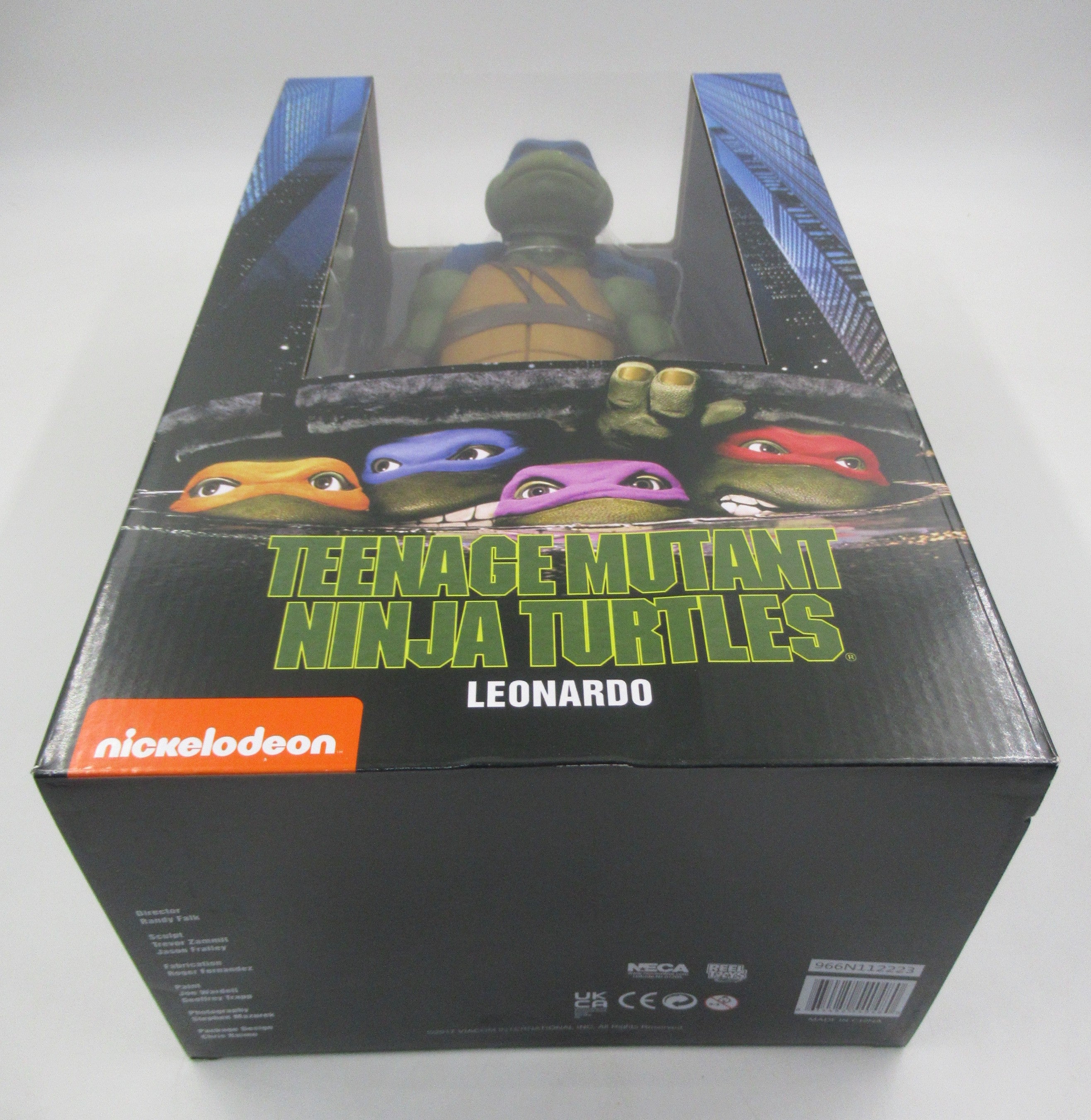 Teenage Mutant Ninja Turtles 1990 Leonardo 1/4 Scale Figure NECA NIB