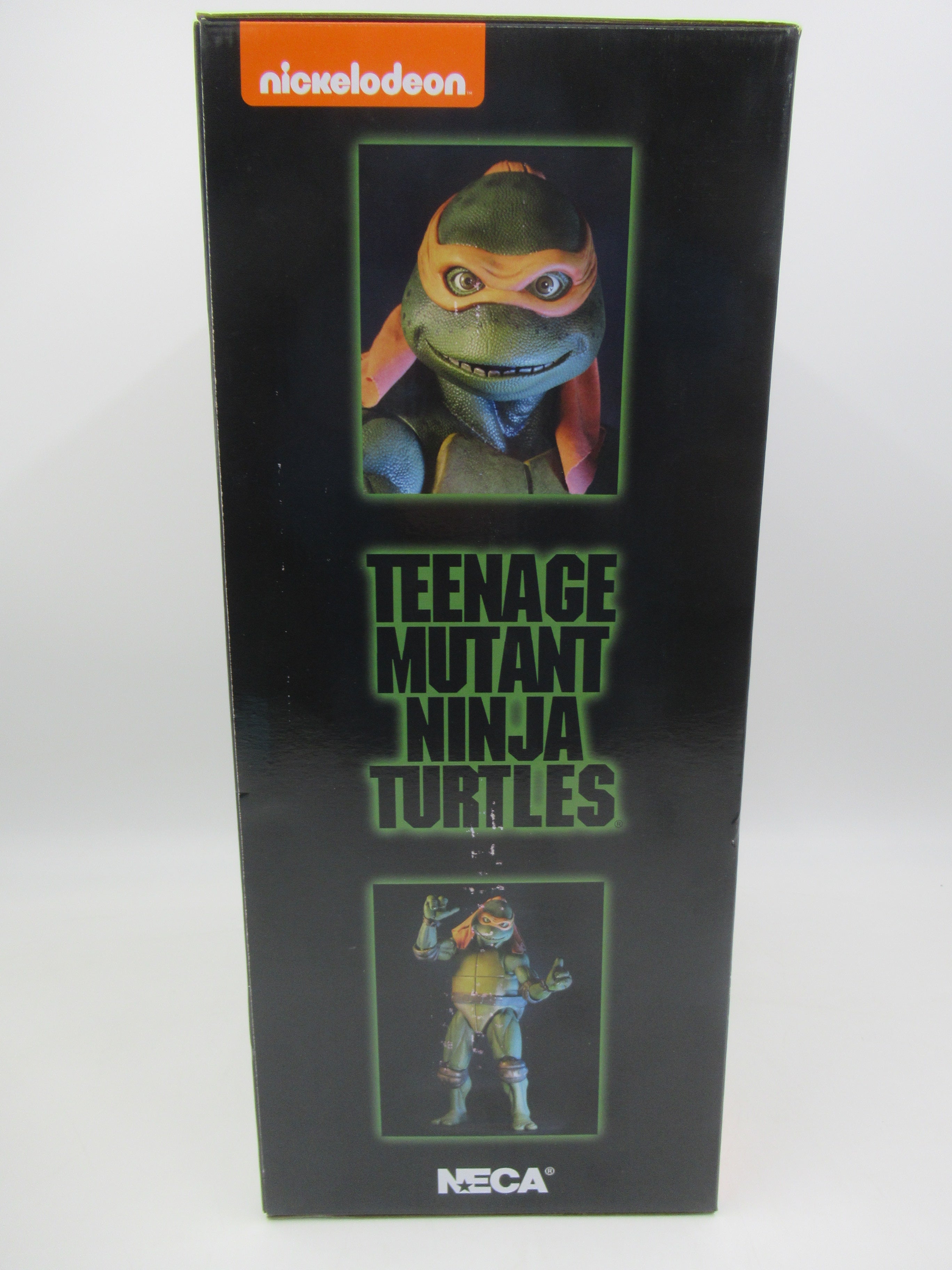 Teenage Mutant Ninja Turtles Michelangelo 1/4 Scale Figure NECA NIB