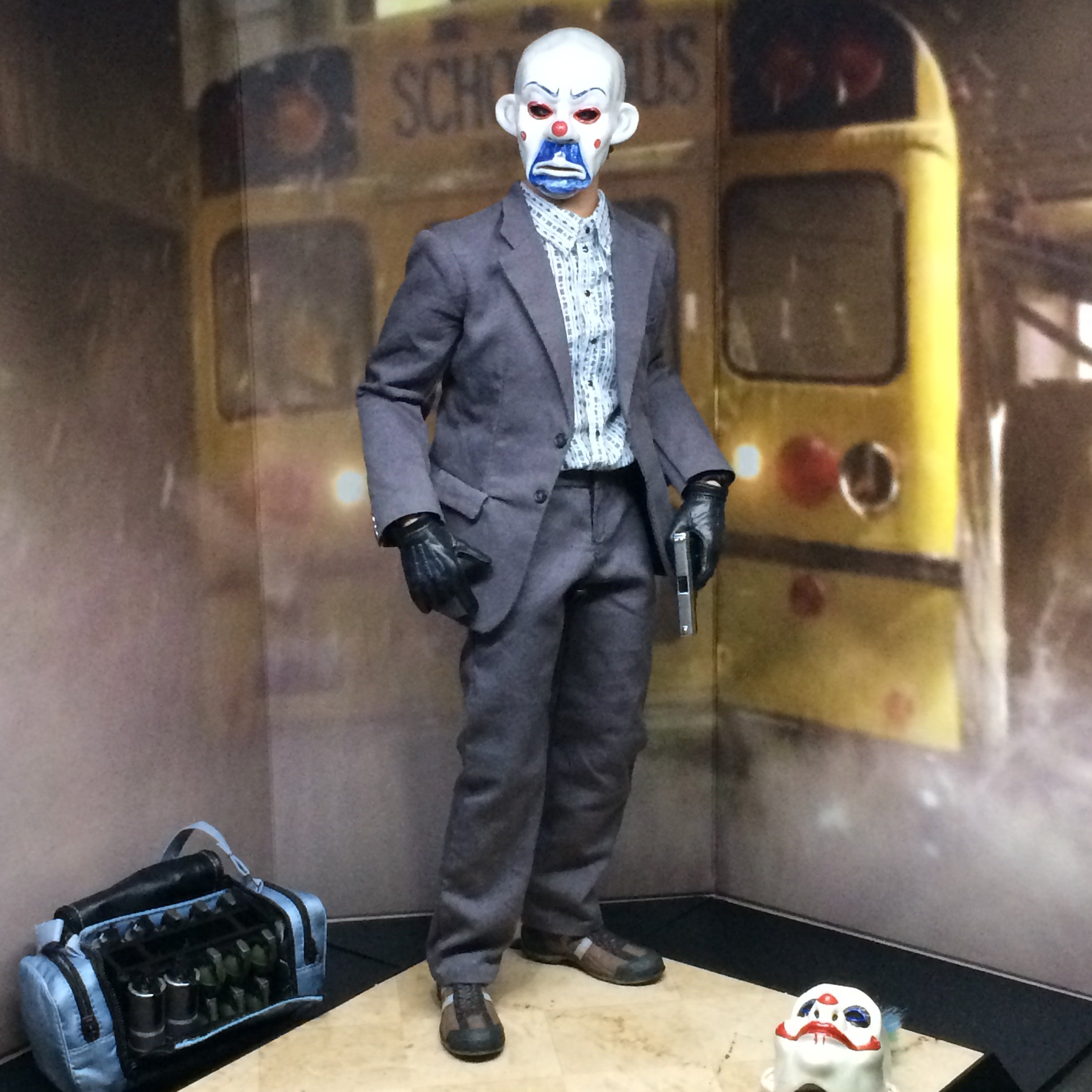 Sideshow The Joker Bank Robber Version 2.0 MMS249 1/6 Scale Figure NIB